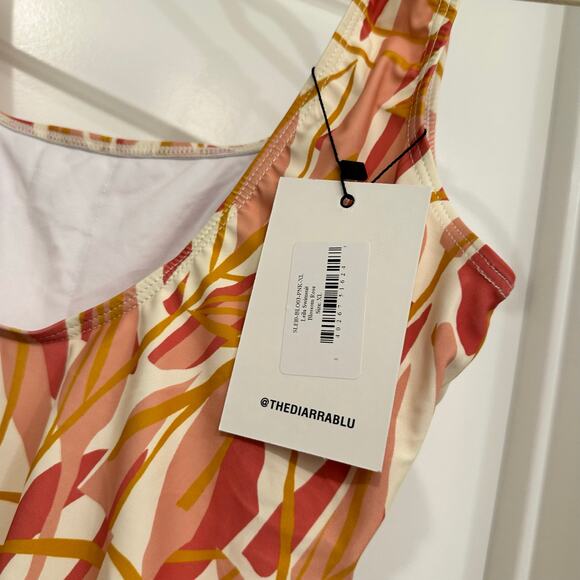 NWT Diarrablu Leila Swimsuit in Blossom Rose Size XL - Picture 4 of 7